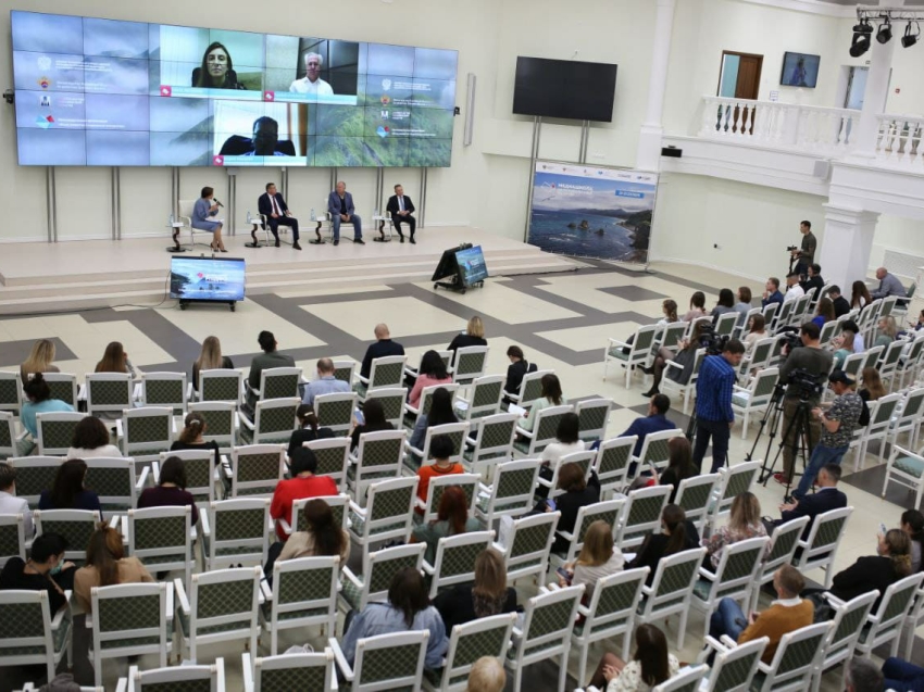 ​На форуме «ProДФО – Сахалинская область» обсудили значимость диалога для решения экологических проблем